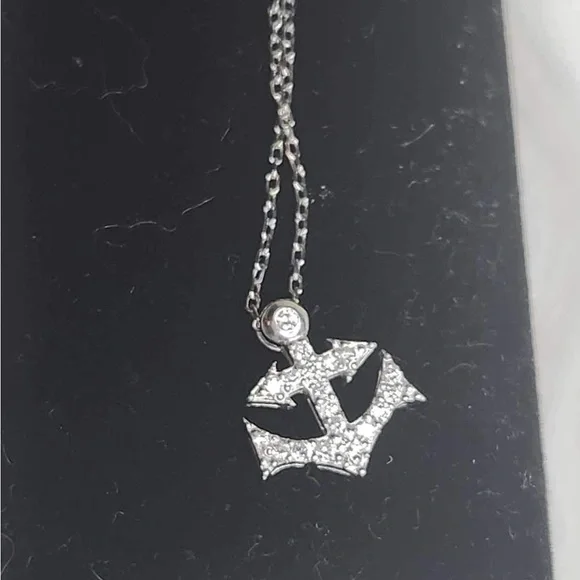 Diamond Necklace in Platinum .850